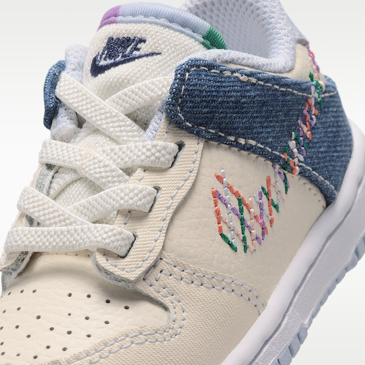 Nike Dunk Low – Perla suave/Azul mezclilla/Azul marino medianoche/Multicolor – vista 7
