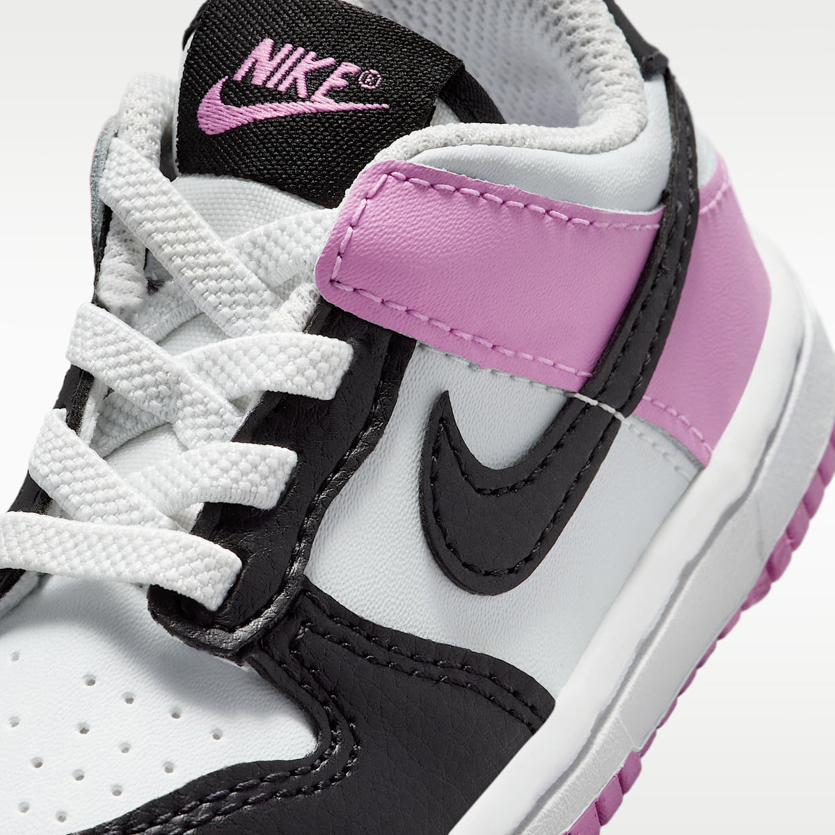 Nike Dunk Low – Blanco cáscara de huevo/Magenta claro/Negro – vista 7