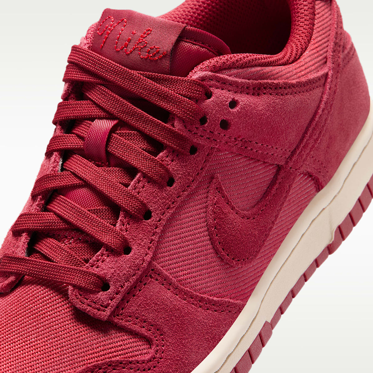 Nike Dunk Low SE – Carmesí team/Carmesí team/Duna/Carmesí team – vista 7