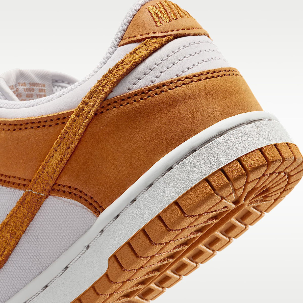 Nike Dunk Low SE – Gris vasto/Blanco/Blanco/Ocre desierto – vista 8