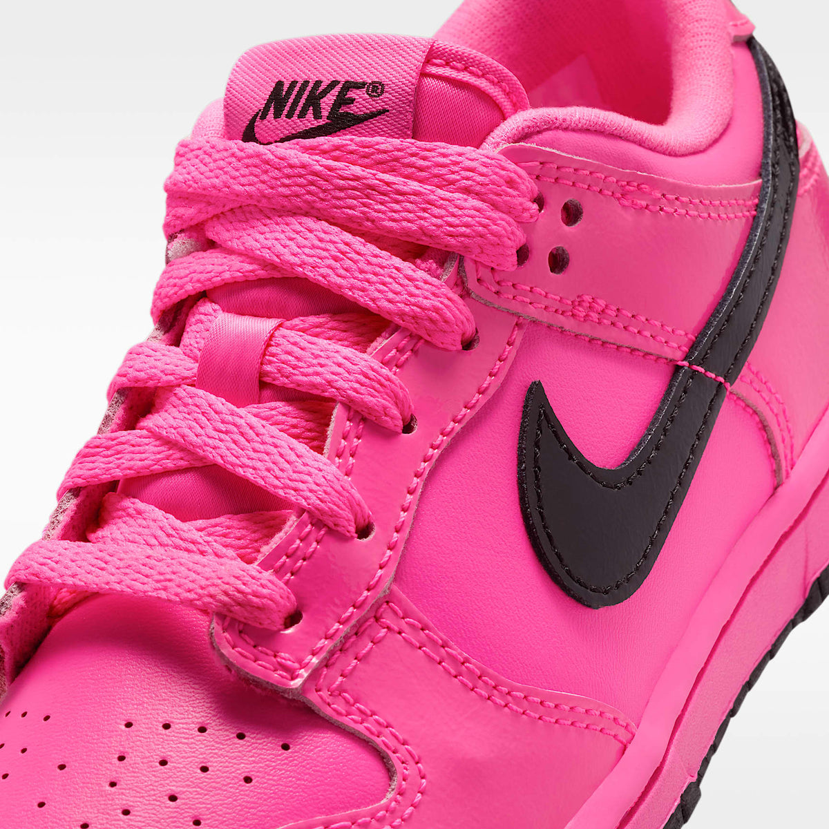 Nike Dunk Low SE – Avalancha rosa/Avalancha rosa/Negro – vista 7