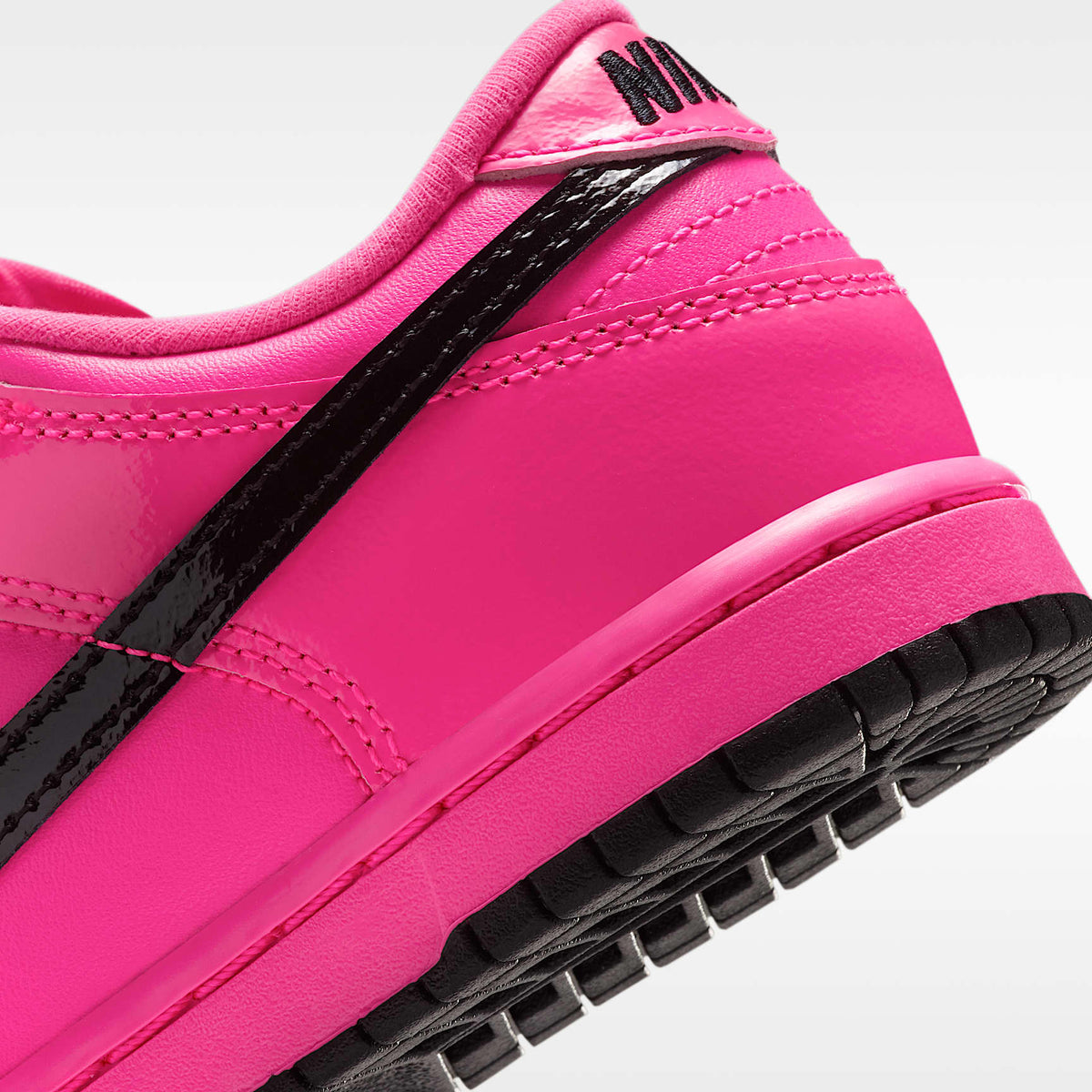Nike Dunk Low SE – Avalancha rosa/Avalancha rosa/Negro – vista 8