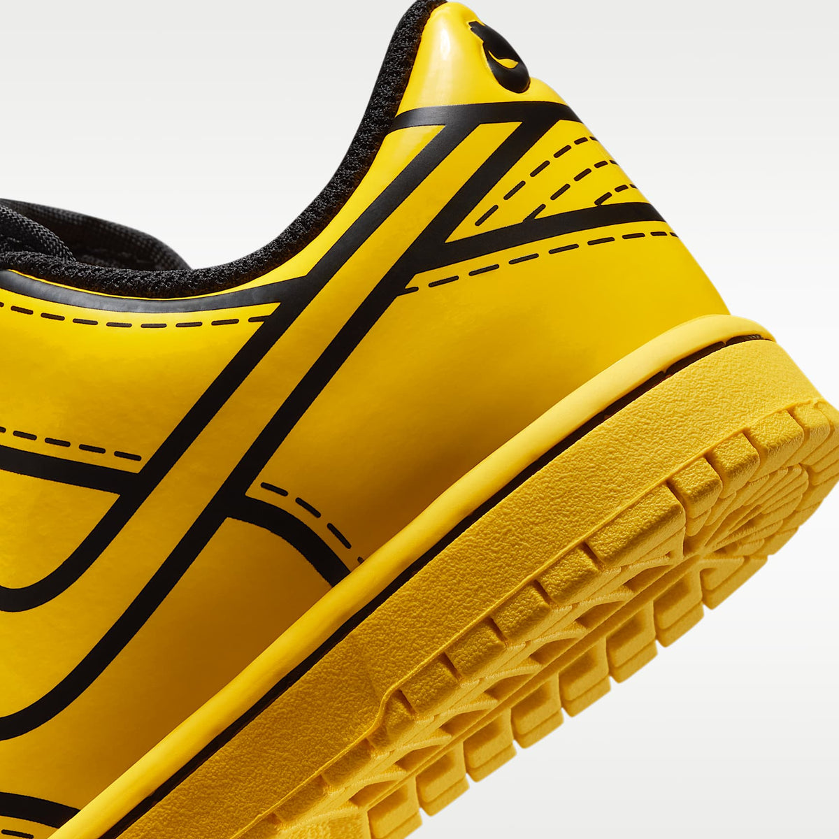 Nike Dunk Low x LEGO® Collection – Amarillo tour/Negro/Rojo enérgico/Amarillo tour – vista 8