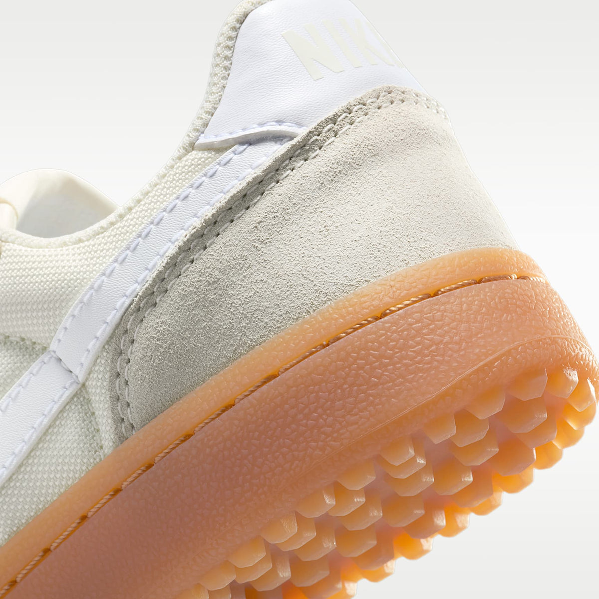 Nike Field General – Marfil pálido/Amarillo goma/Blanco – vista 8