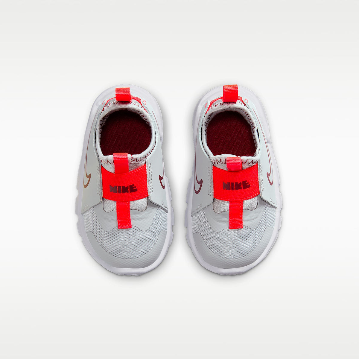 Nike Flex Runner 2 – Gris humo claro/Blanco/Carmesí brillante/Rojo team – vista 4