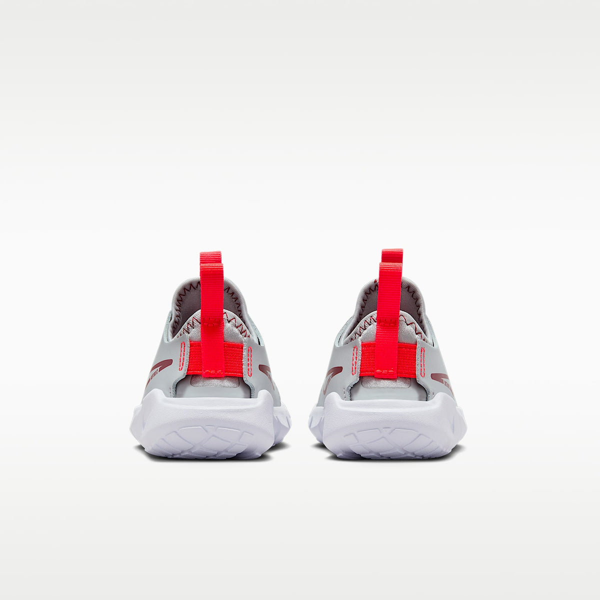 Nike Flex Runner 2 – Gris humo claro/Blanco/Carmesí brillante/Rojo team – vista 6