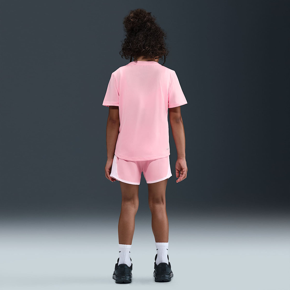Shorts Dri-FIT Tempo para niños talla pequeña Nike – Rosa suave medio – vista 4