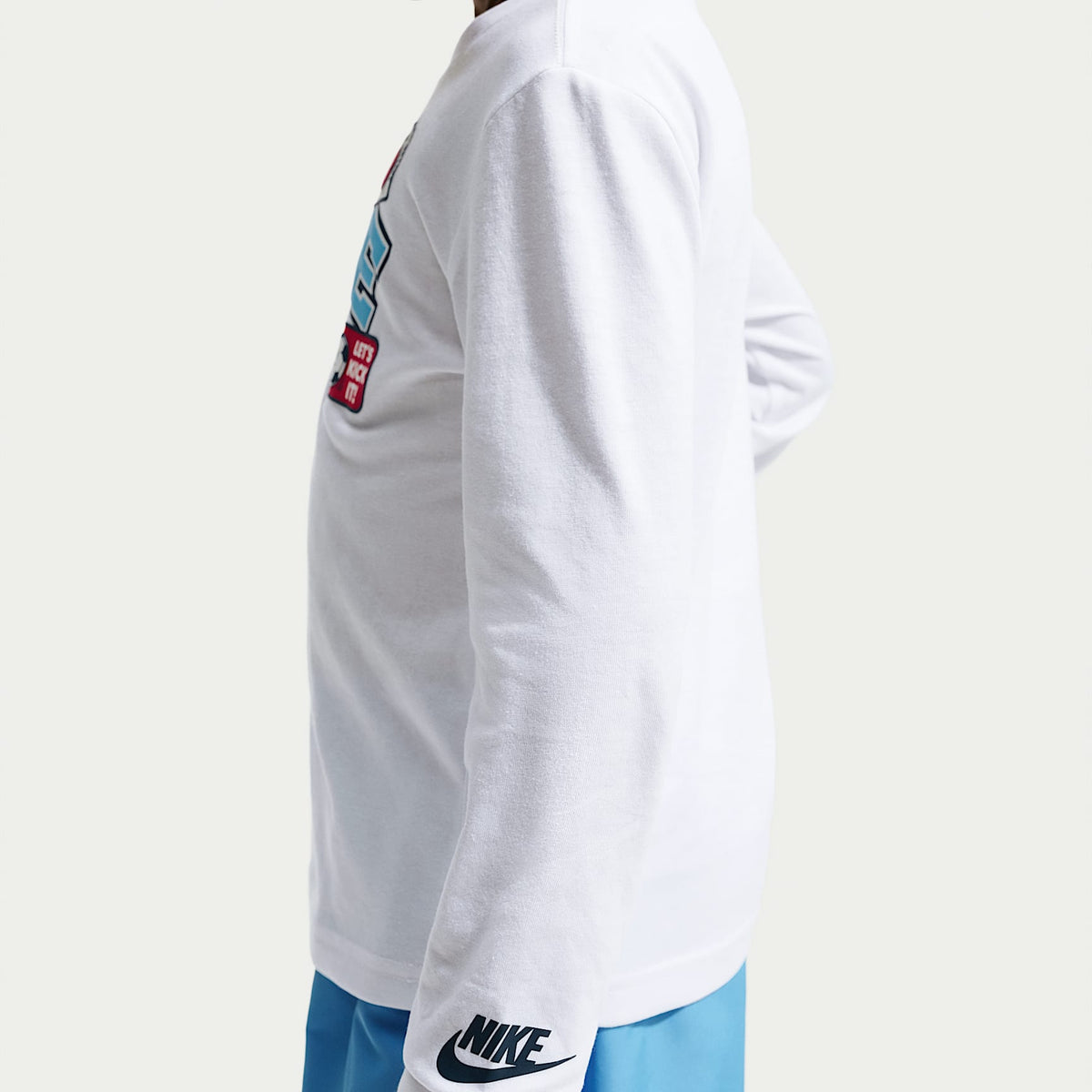 Playera de manga larga con gráfico para niños talla pequeña Nike – Blanco – vista 2
