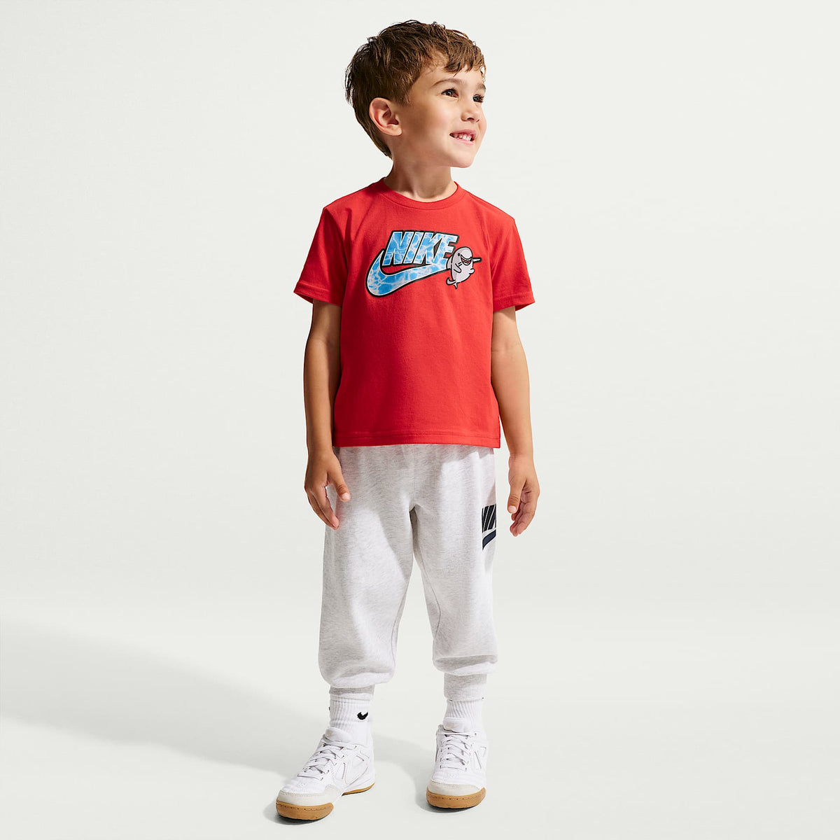 Playera con gráfico infantil Nike – Rojo universitario – vista 4