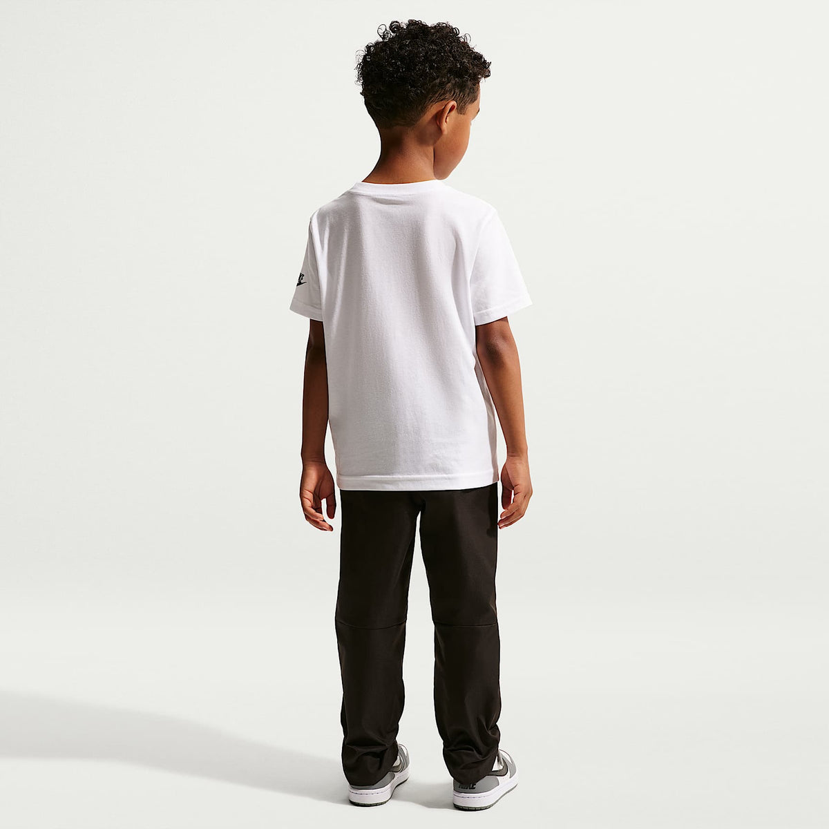 Playera con gráfico para niño talla pequeña Nike – Blanco – vista 5