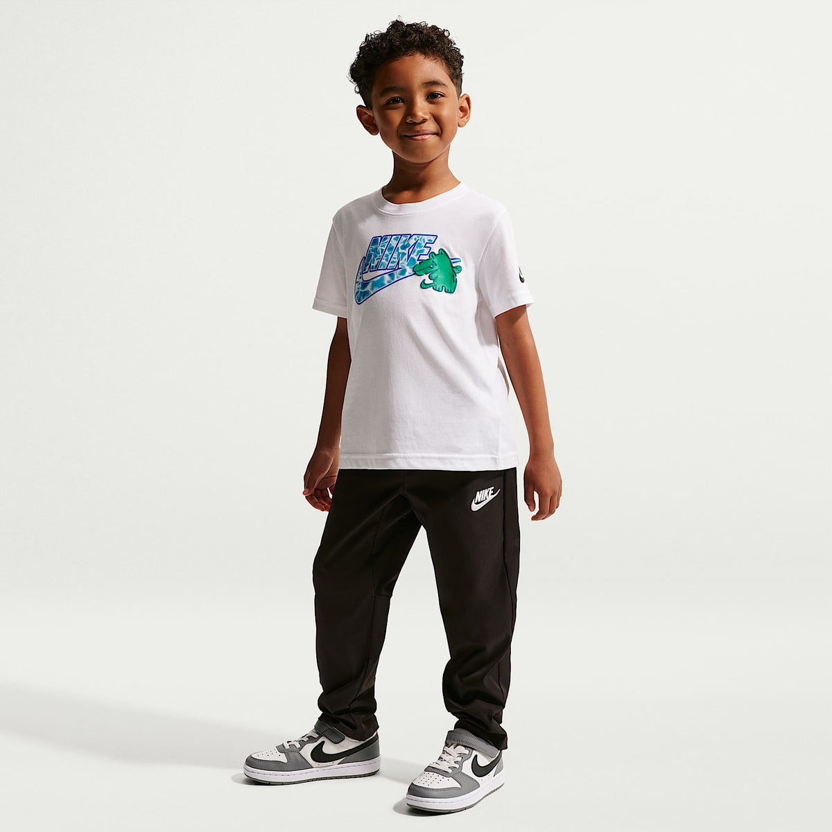 Playera con gráfico para niño talla pequeña Nike – Blanco – vista 4