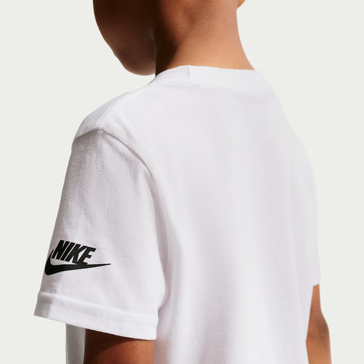 Playera con gráfico para niño talla pequeña Nike – Blanco – vista 2
