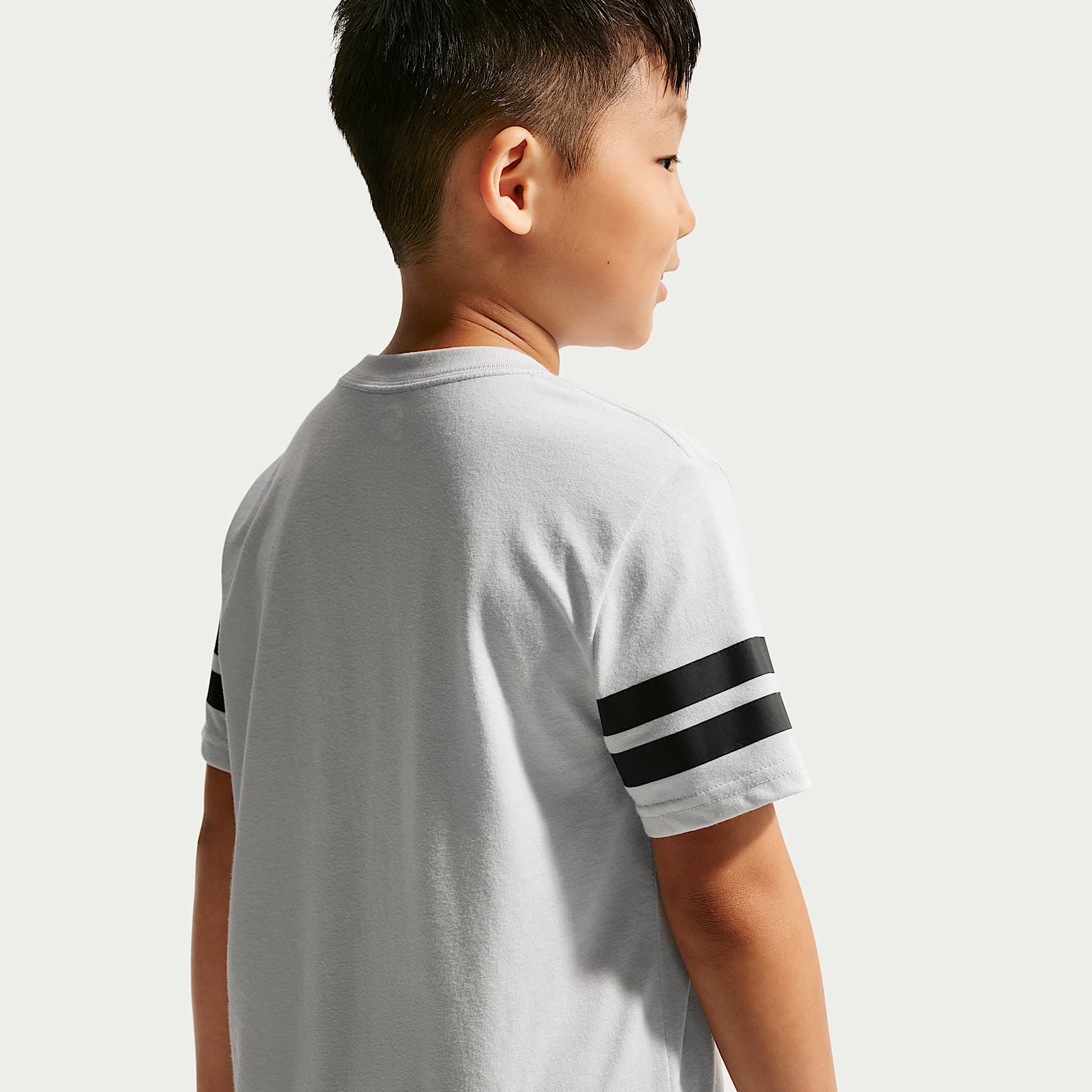 Playera Halftime para niños talla pequeña Nike – Polvo fotón – vista 2