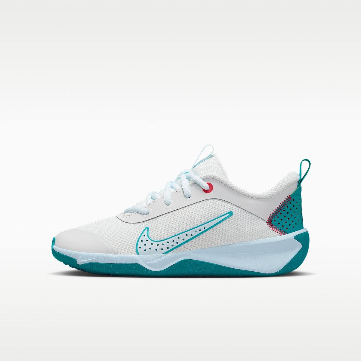 Nike Omni Multi-Court – Blanco cáscara de huevo/Energía/Rosa tropical/Azul glacial – vista 1