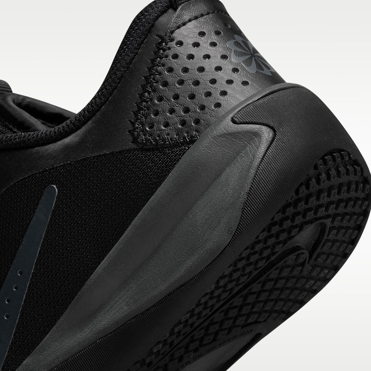 Nike Omni Multi-Court – Negro/Antracita – vista 8