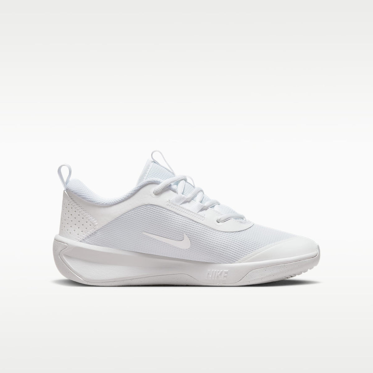 Nike Omni Multi-Court – Blanco/Platino puro/Blanco – vista 3