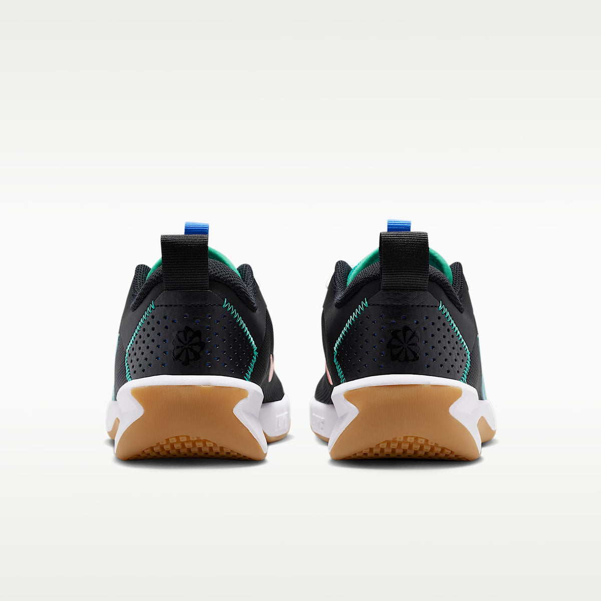 Nike Omni Multi-Court – Negro/Azul cristal/Naranja total/Esmeralda transparente – vista 6
