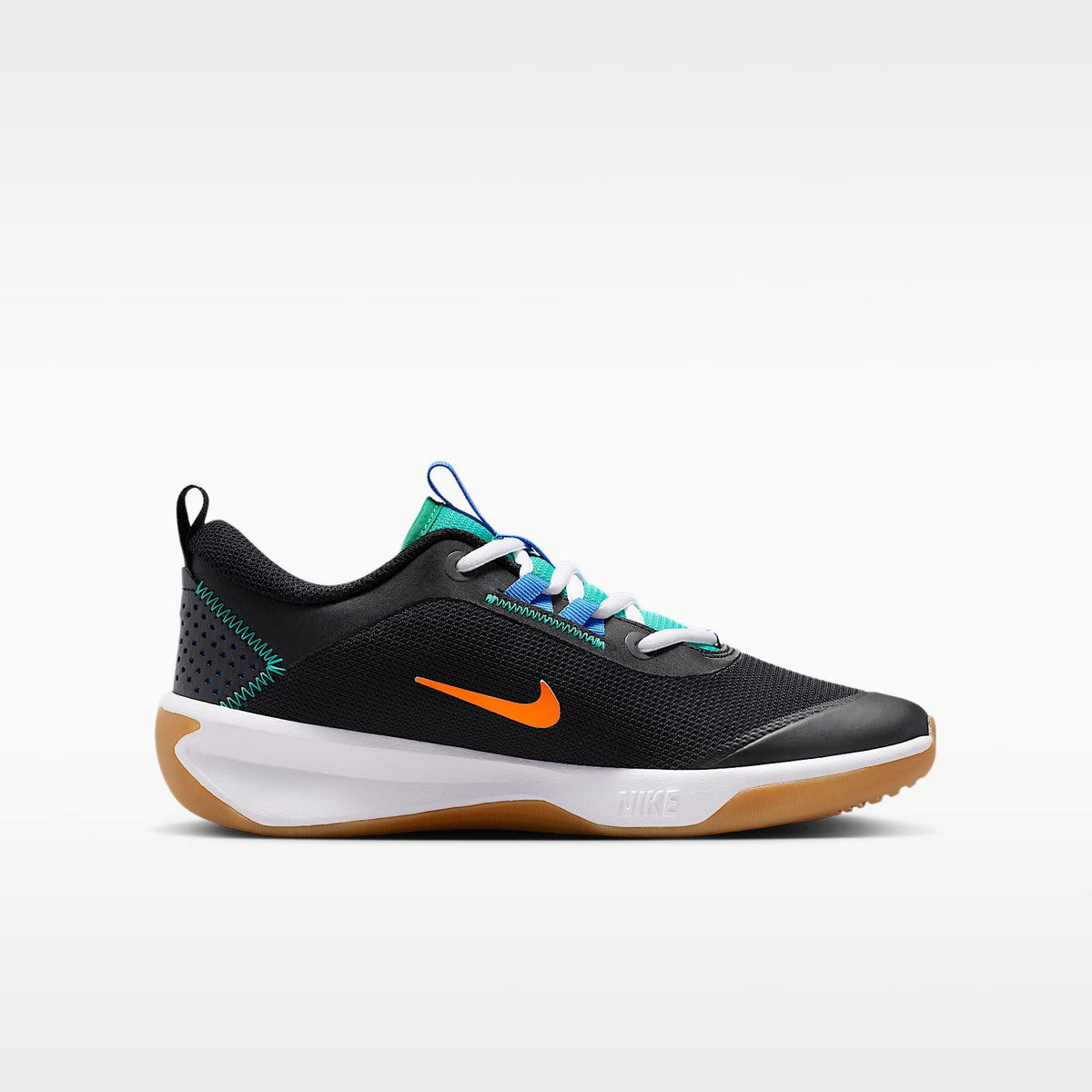 Nike Omni Multi-Court – Negro/Azul cristal/Naranja total/Esmeralda transparente – vista 3