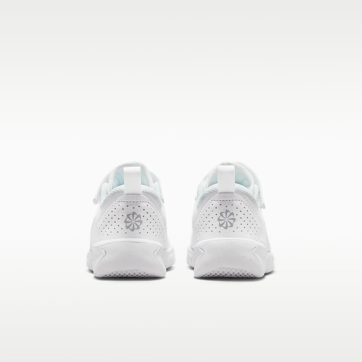 Nike Omni Multi-Court – Blanco/Platino puro/Blanco – vista 6