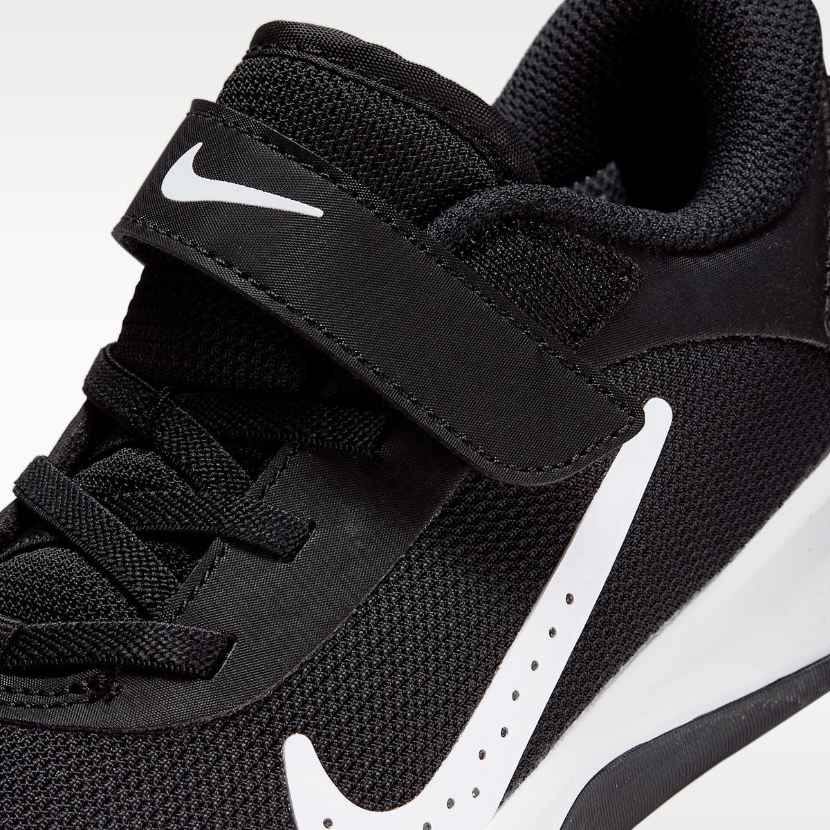 Nike Omni Multi-Court – Negro/Blanco – vista 9
