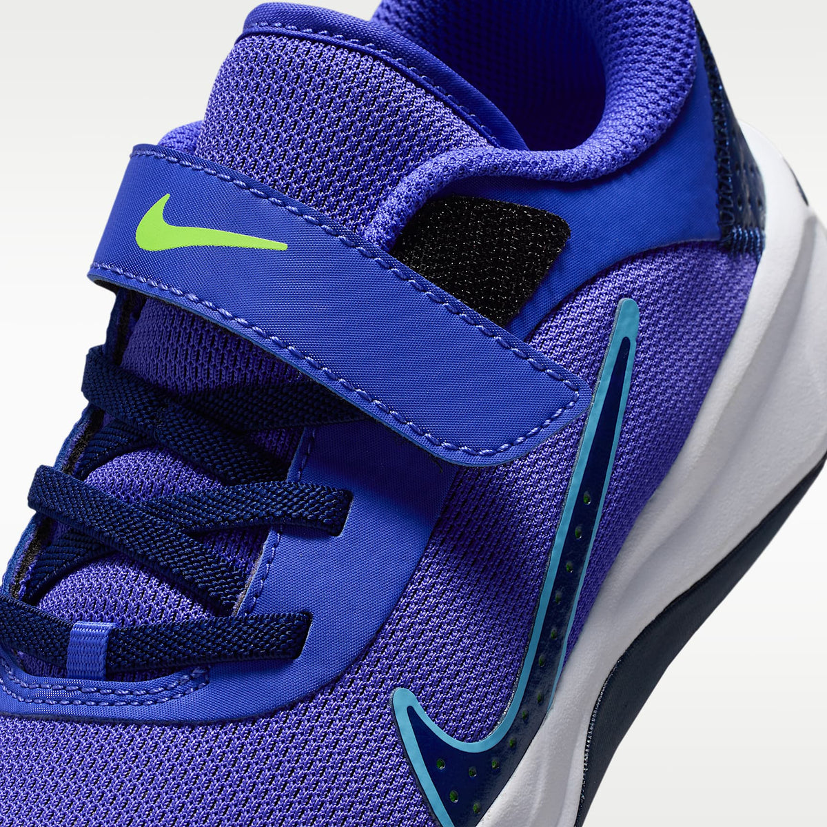 Nike Omni Multi-Court – Violeta persa/Azul vacío/Volt/Azul universitario – vista 7