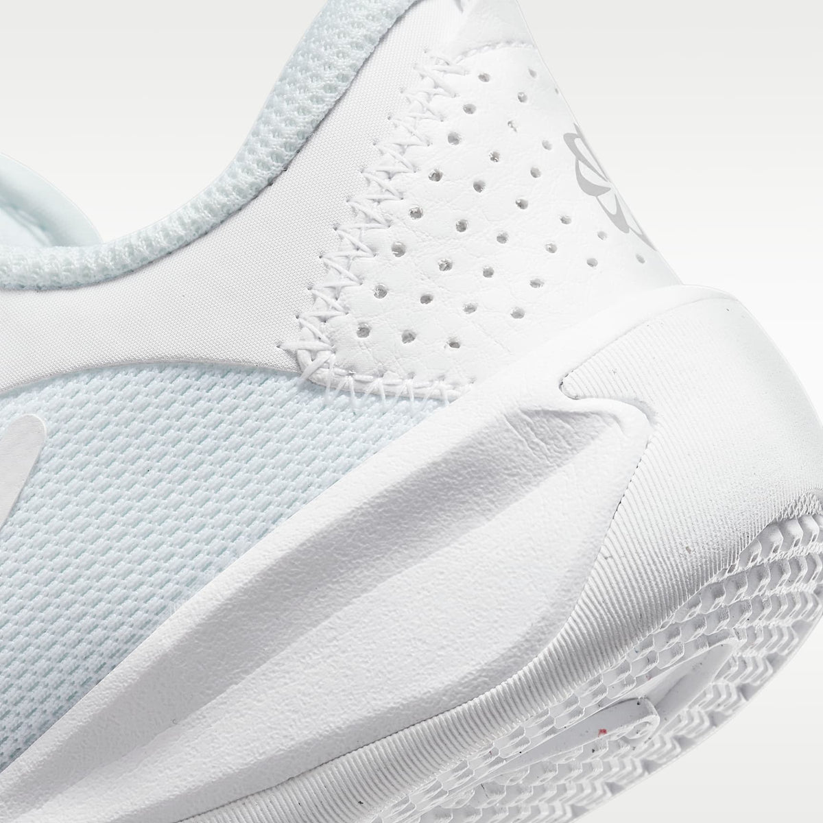 Nike Omni Multi-Court – Blanco/Platino puro/Blanco – vista 8