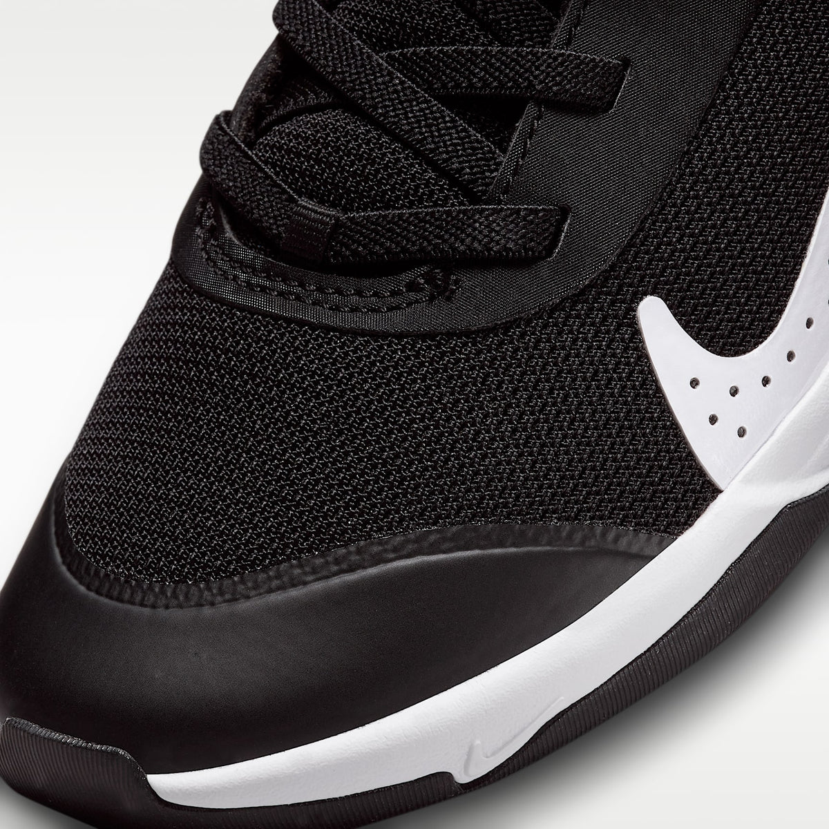 Nike Omni Multi-Court – Negro/Blanco – vista 7