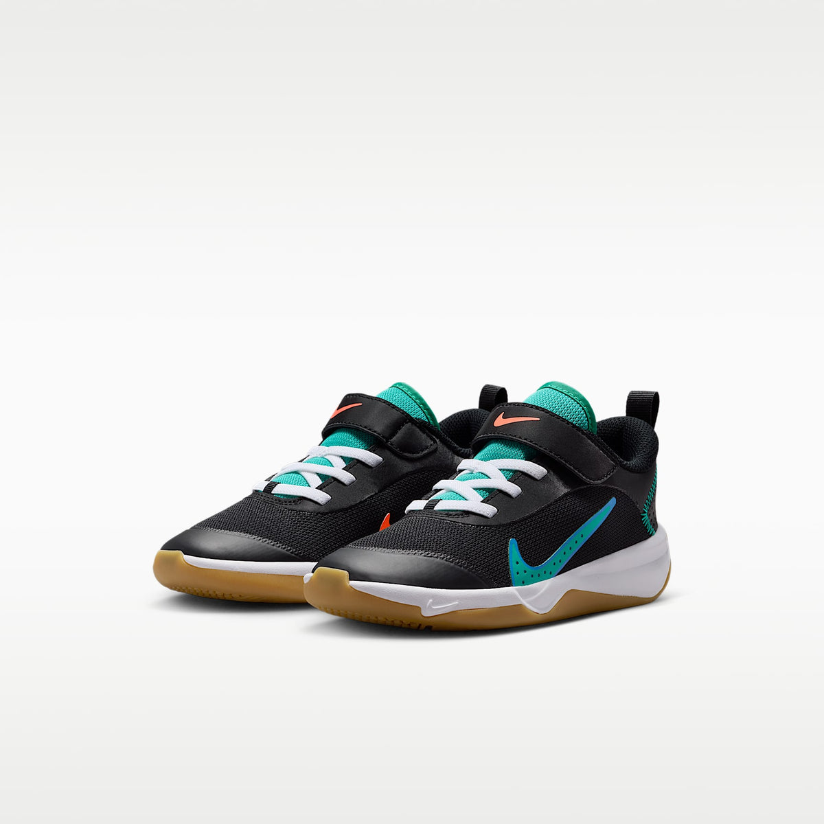 Nike Omni Multi-Court – Negro/Azul cristal/Naranja total/Esmeralda transparente – vista 5