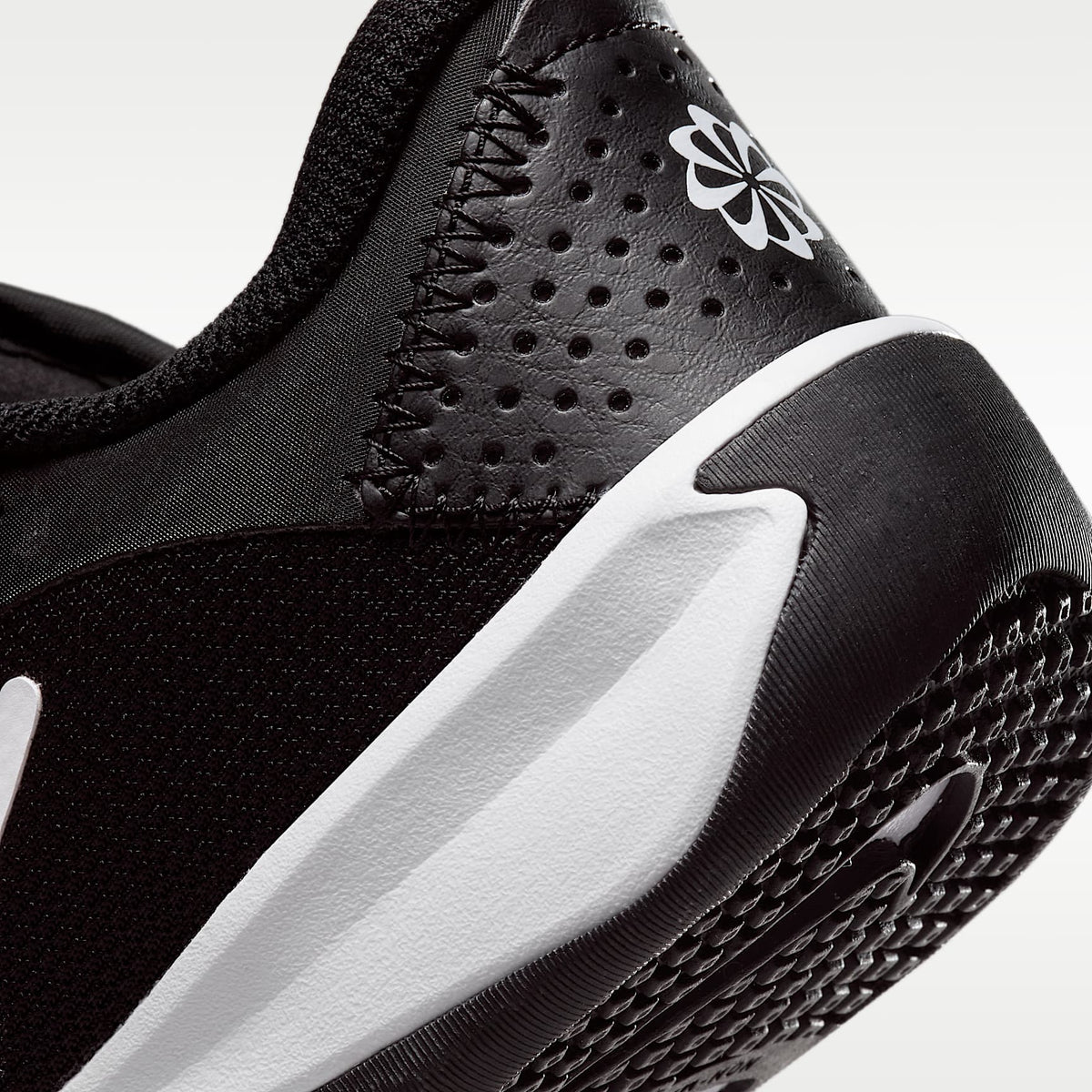 Nike Omni Multi-Court – Negro/Blanco – vista 8