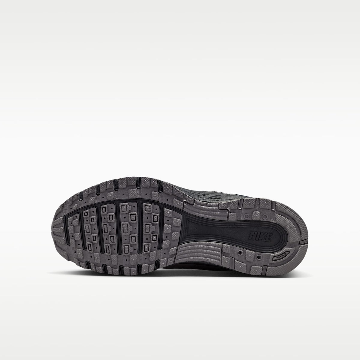 Nike P-6000 – Antracita/Rojo picante/Gris azulado metálico/Punta de Lápiz – vista 2