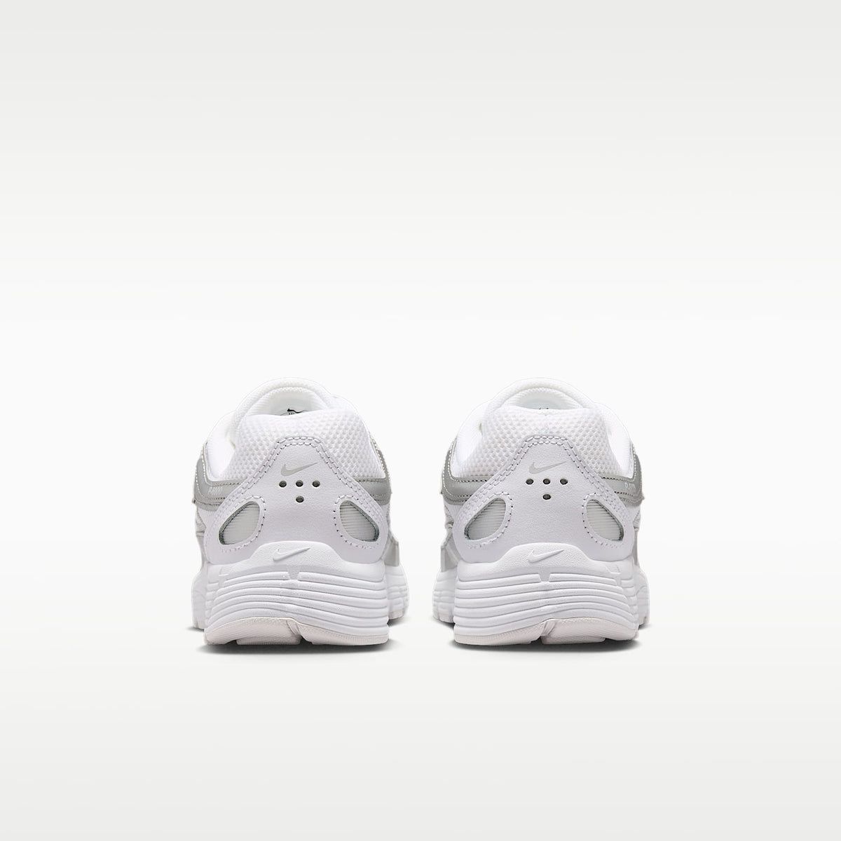 Nike P-6000 – Blanco/Polvo fotón/Plata metalizado/Blanco – vista 6