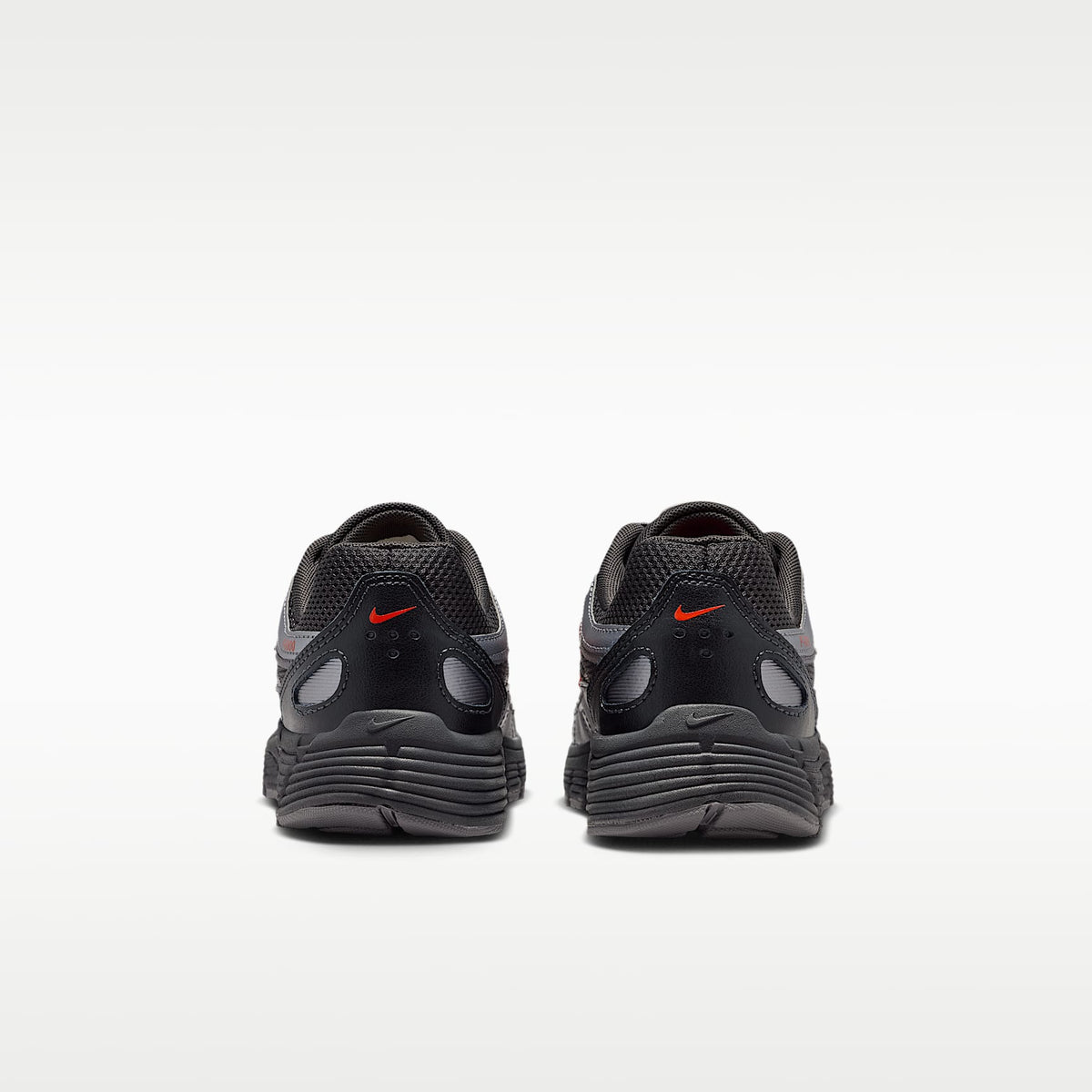 Nike P-6000 – Antracita/Rojo picante/Gris azulado metálico/Punta de Lápiz – vista 6