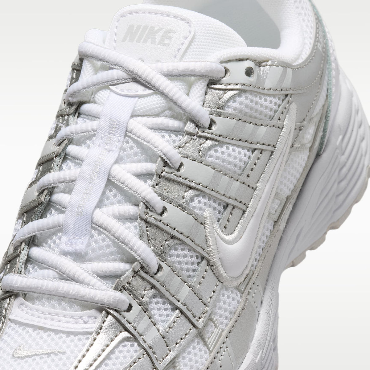 Nike P-6000 – Blanco/Polvo fotón/Plata metalizado/Blanco – vista 7