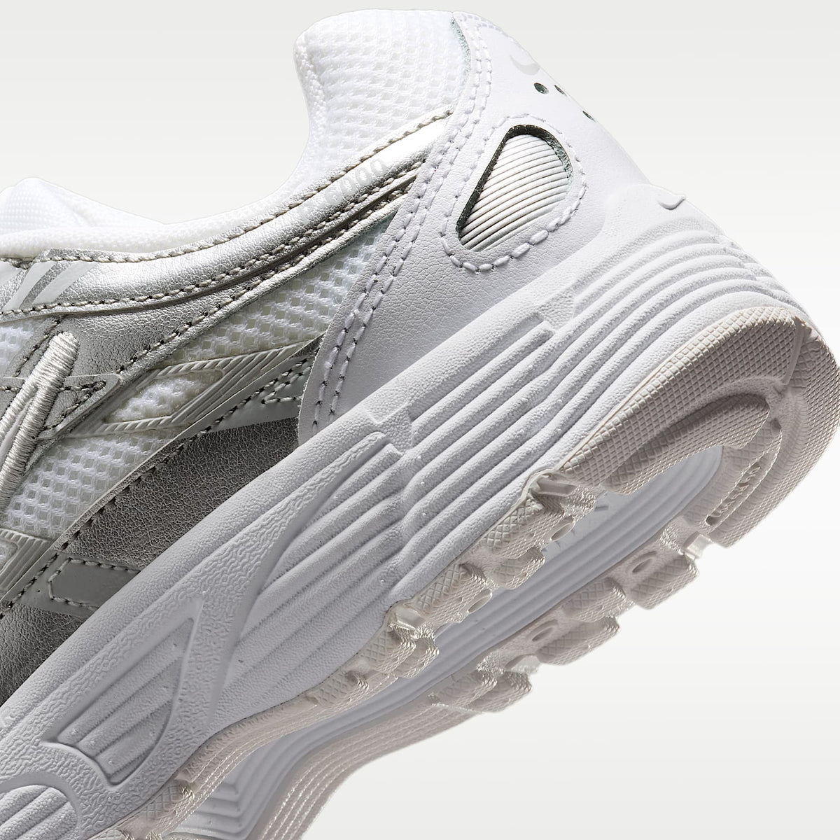 Nike P-6000 – Blanco/Polvo fotón/Plata metalizado/Blanco – vista 8