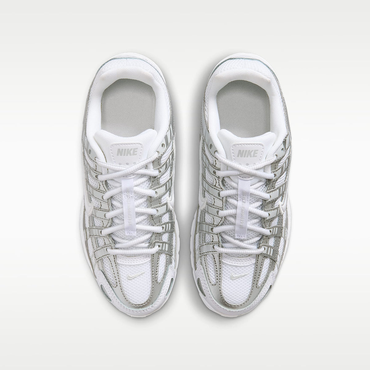 Nike P-6000 – Blanco/Polvo fotón/Plata metalizado/Blanco – vista 4