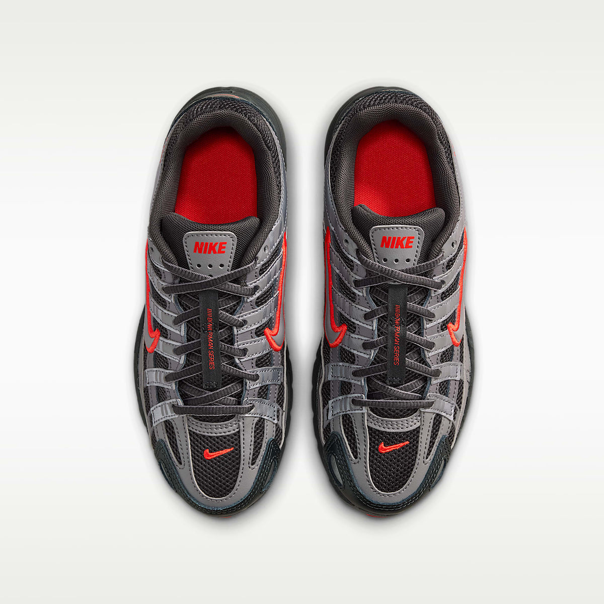 Nike P-6000 – Antracita/Rojo picante/Gris azulado metálico/Punta de Lápiz – vista 4