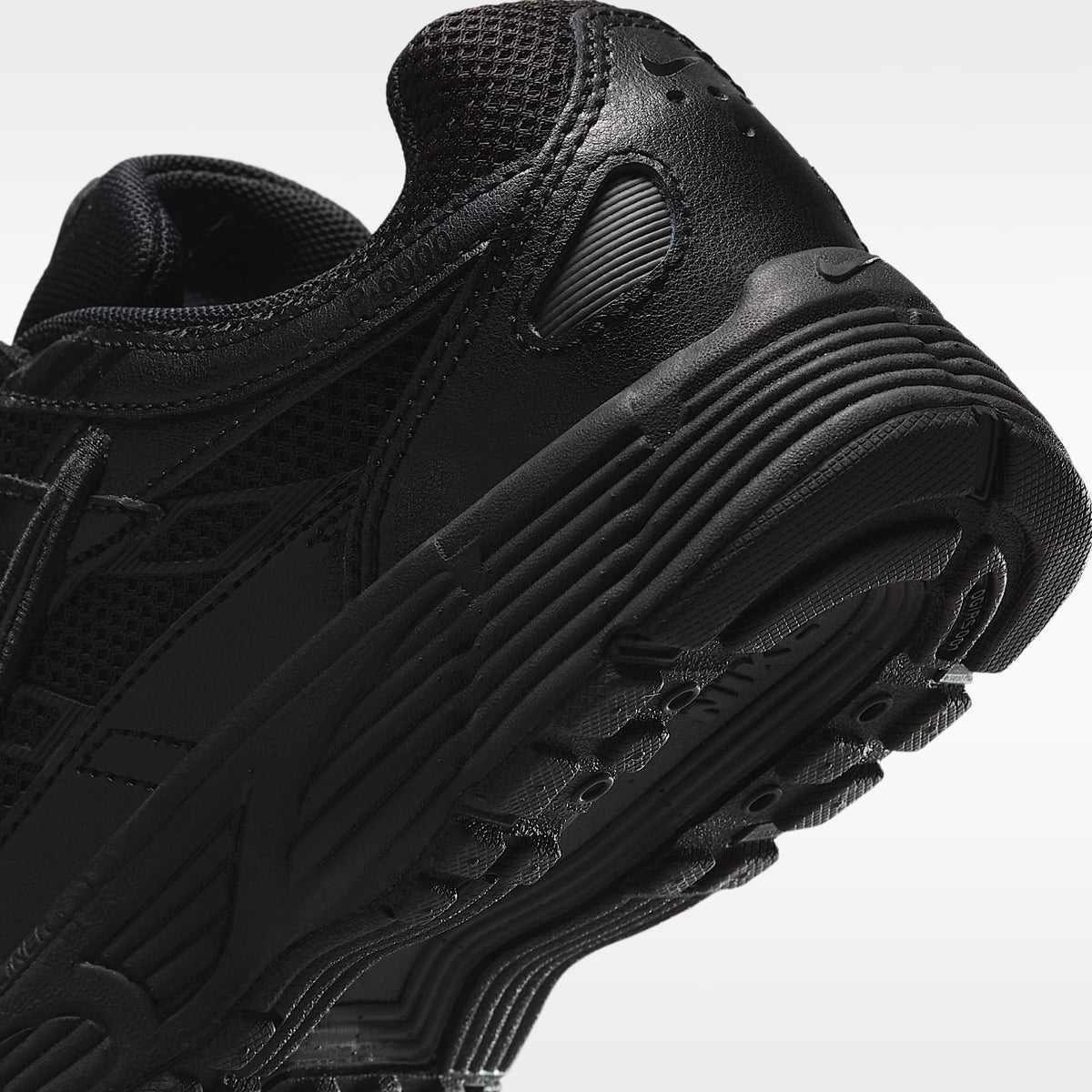 Nike P-6000 – Negro/Negro – vista 8