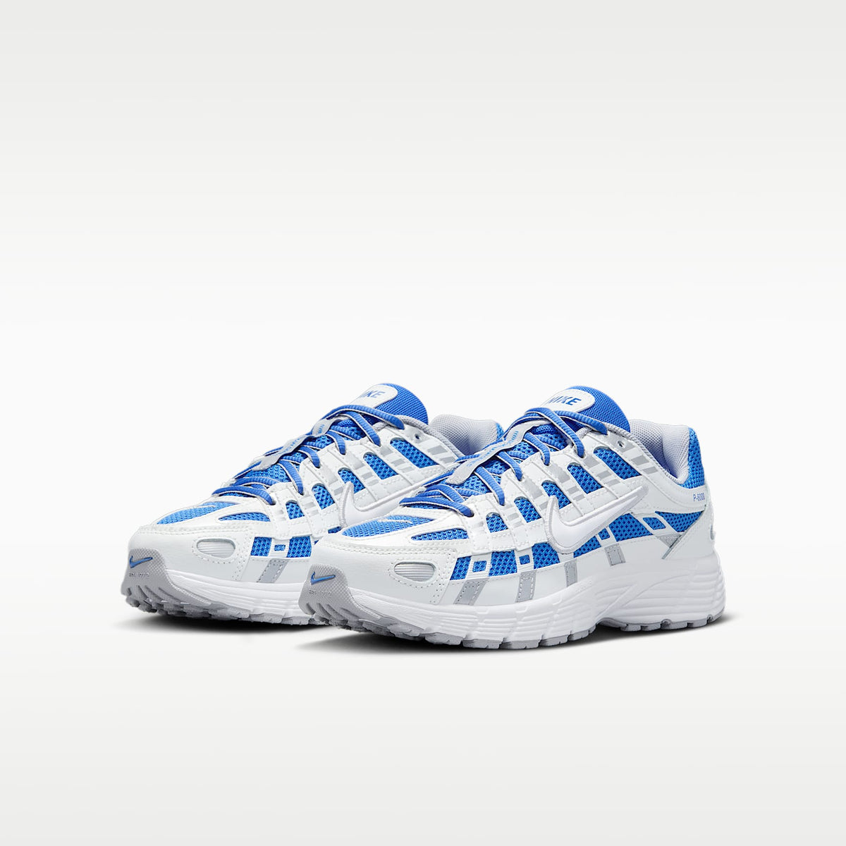 Nike P-6000 – Hiperroyal/Blanco cumbre/Plata metalizado/Blanco – vista 5
