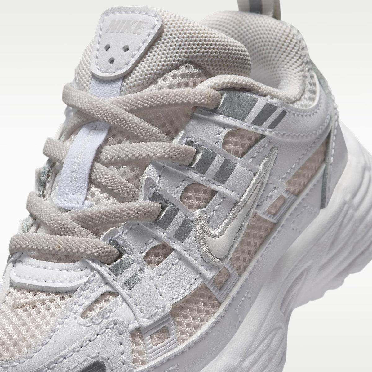 Nike P-6000 – Tinte platino/Blanco/Plata metalizado/Tinte platino – vista 7