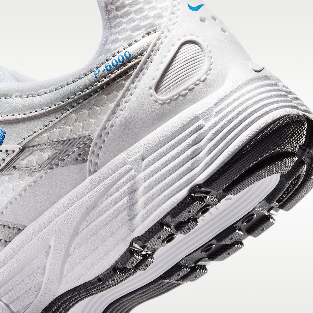 Nike P-6000 – Blanco/Azul cristal/Plata metalizado/Blanco – vista 8