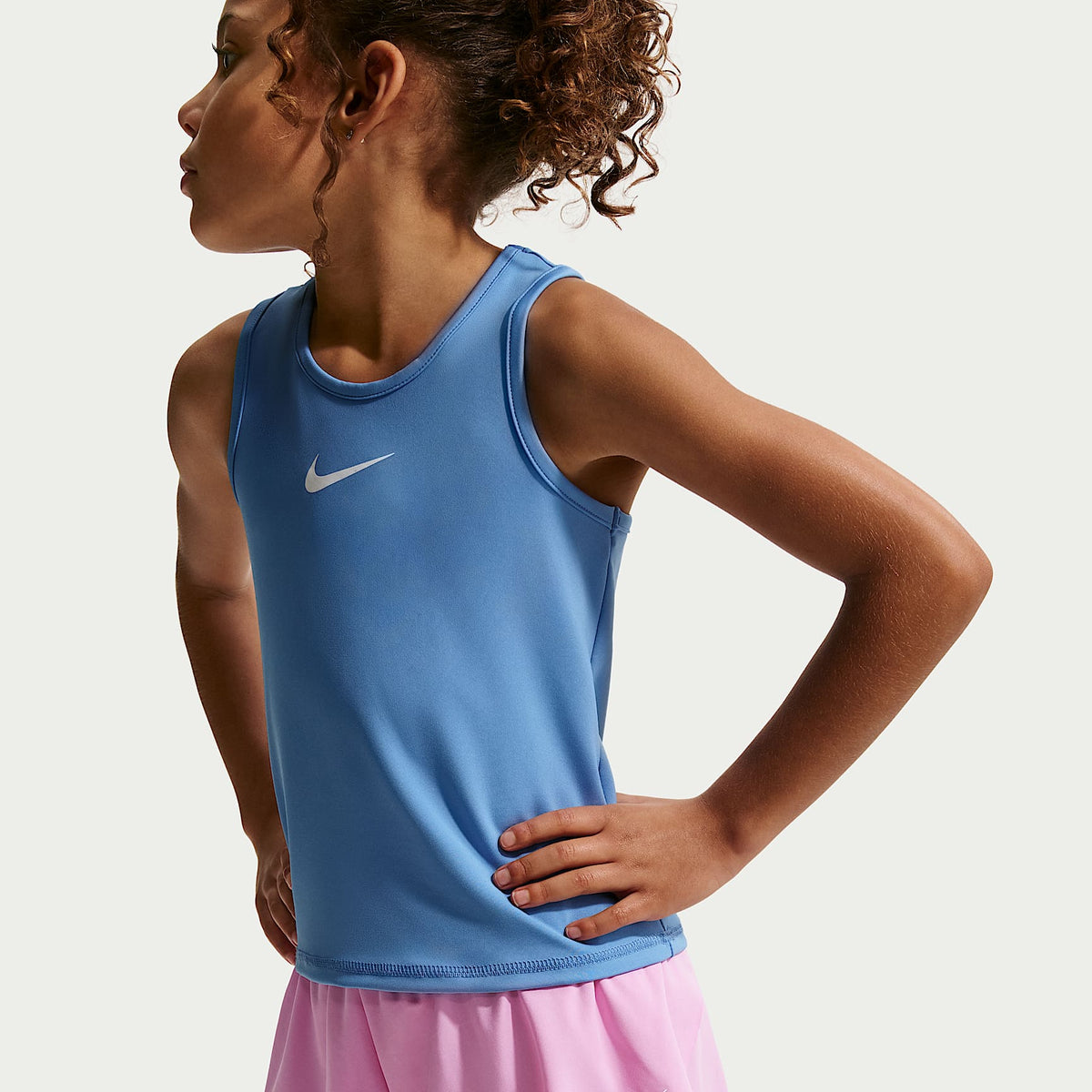 Shorts 2 en 1 Dri-FIT para niños talla pequeña Nike Pro – Morado – vista 4
