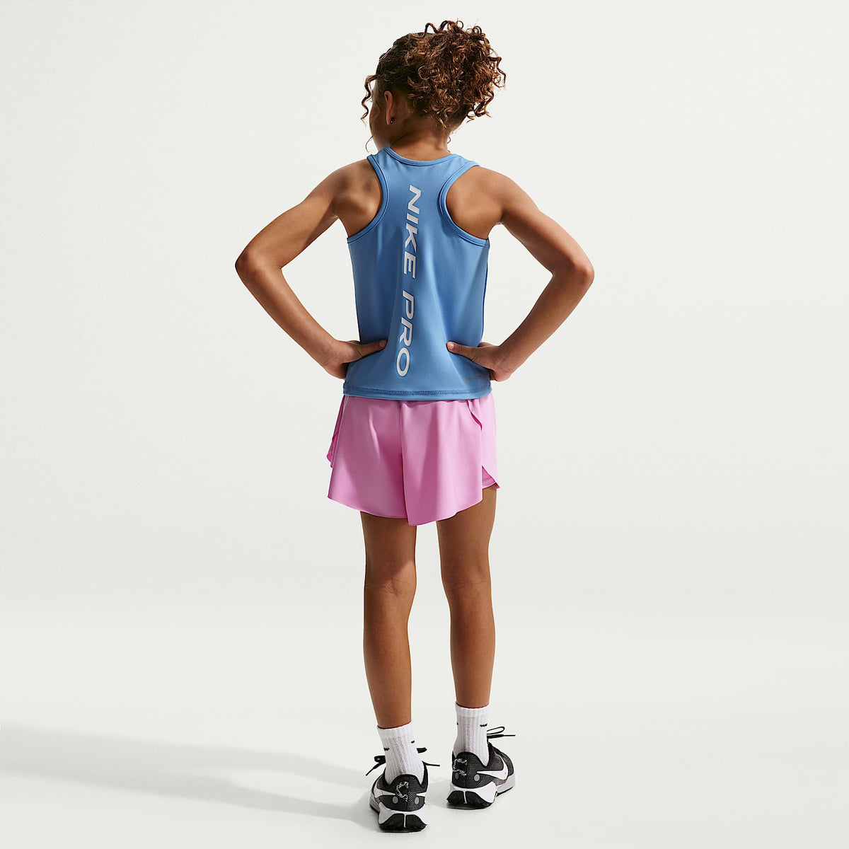 Shorts 2 en 1 Dri-FIT para niños talla pequeña Nike Pro – Morado – vista 5
