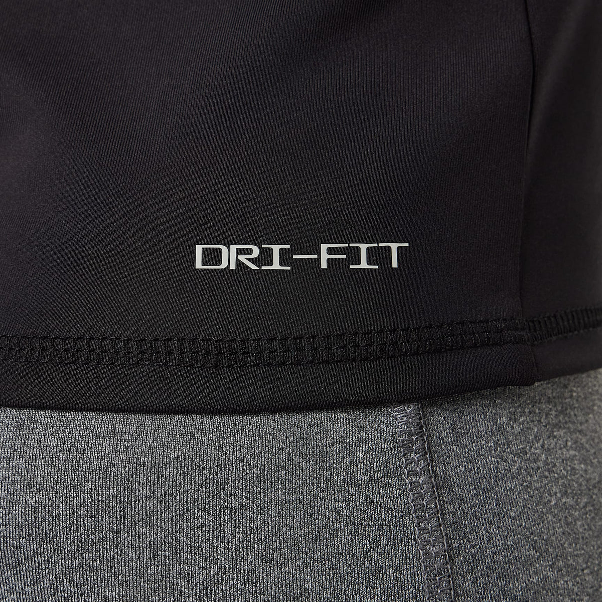 Dri-FIT para niños talla pequeña Nike Pro – Negro – vista 4