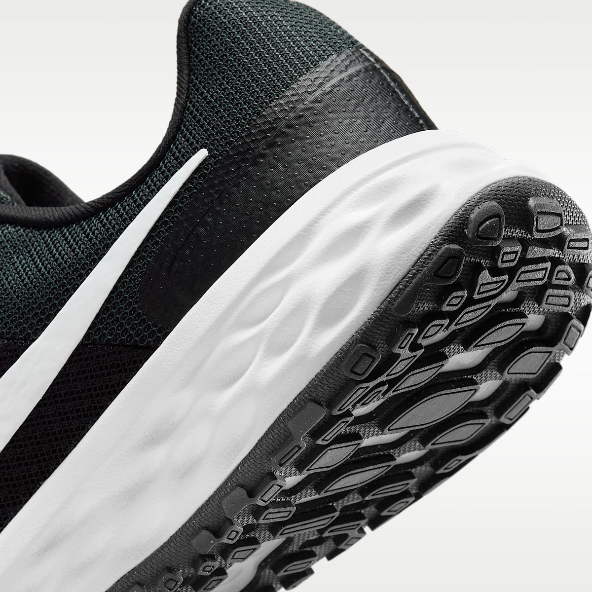 Nike Revolution 6 – Negro/Gris humo oscuro/Blanco – vista 8