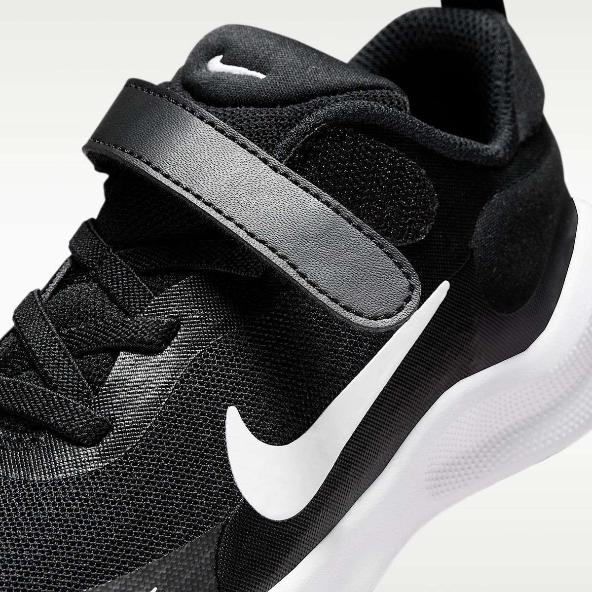 Nike Revolution 7 – Negro/Blanco/Blanco – vista 9