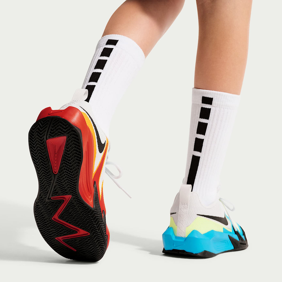 Nike S.T. Dynamite – Blanco cáscara de huevo/Rojo picante/Azul corriente/Negro – vista 9