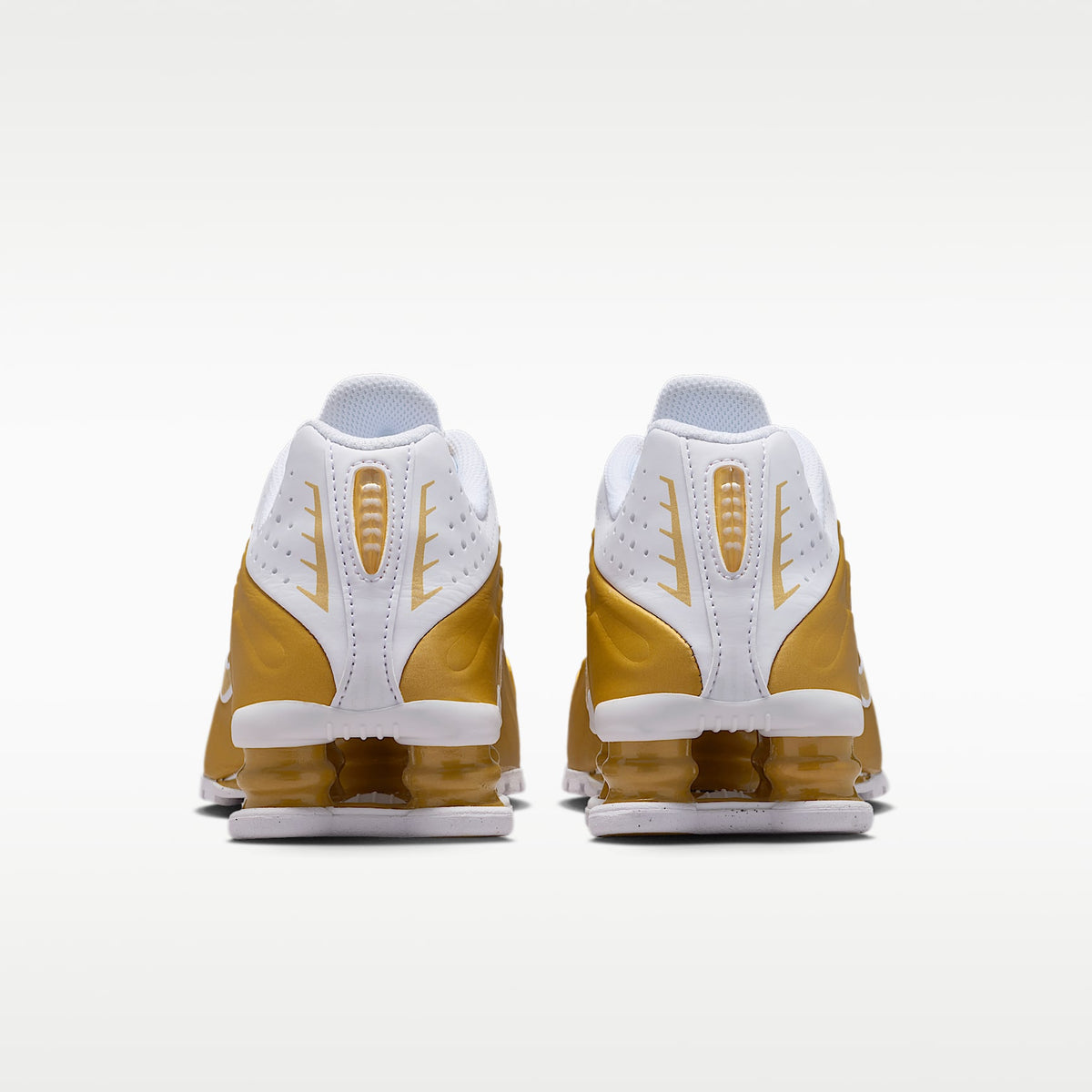 Nike Shox R4 – Oro metalizado/Blanco/Oro metalizado – vista 6