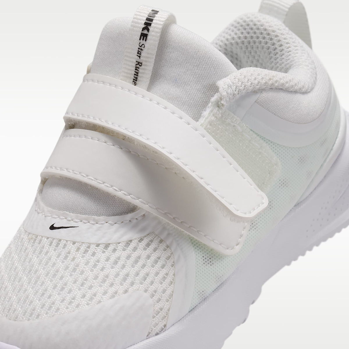 Nike Star Runner 5 – Blanco cumbre/Negro/Verde ligero/Verde ártico – vista 8