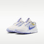 Nike Star Runner 5 – Blanco cumbre/Cardo claro/Zafiro – vista 5