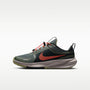Nike Star Runner Utility – Abeto negro/Verde camuflaje/Oliva empolvado/Naranja seguridad – vista 1